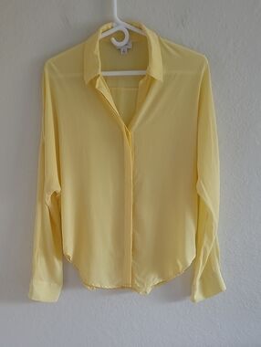 Witchery Silk Yellow Button-Down Shirt. Size 8. Drop Sleeve. Like New.